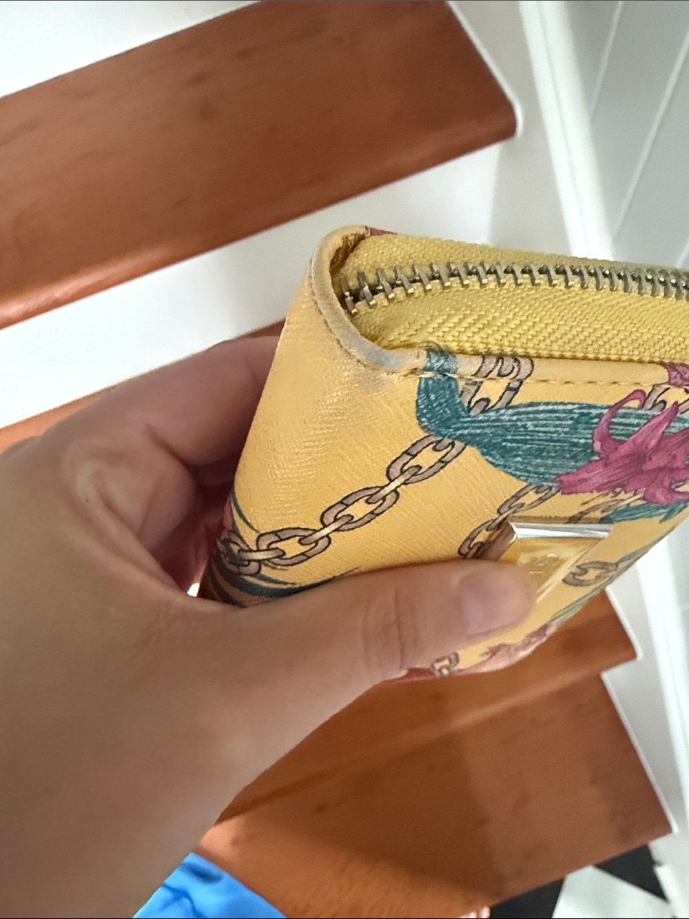 Buy 5 for 10$❗️GUESS Yellow Tropical Floral Wallet - Picture 2 of 7